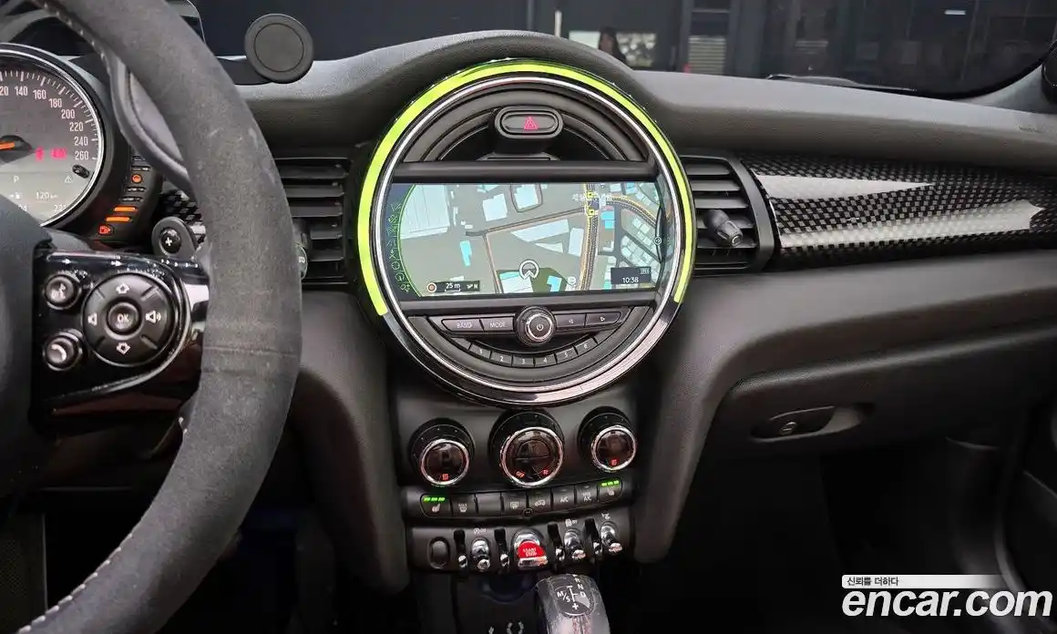 Mini Cooper Convertible 2017 2.0 гидро в Москве № 198367, фото 14