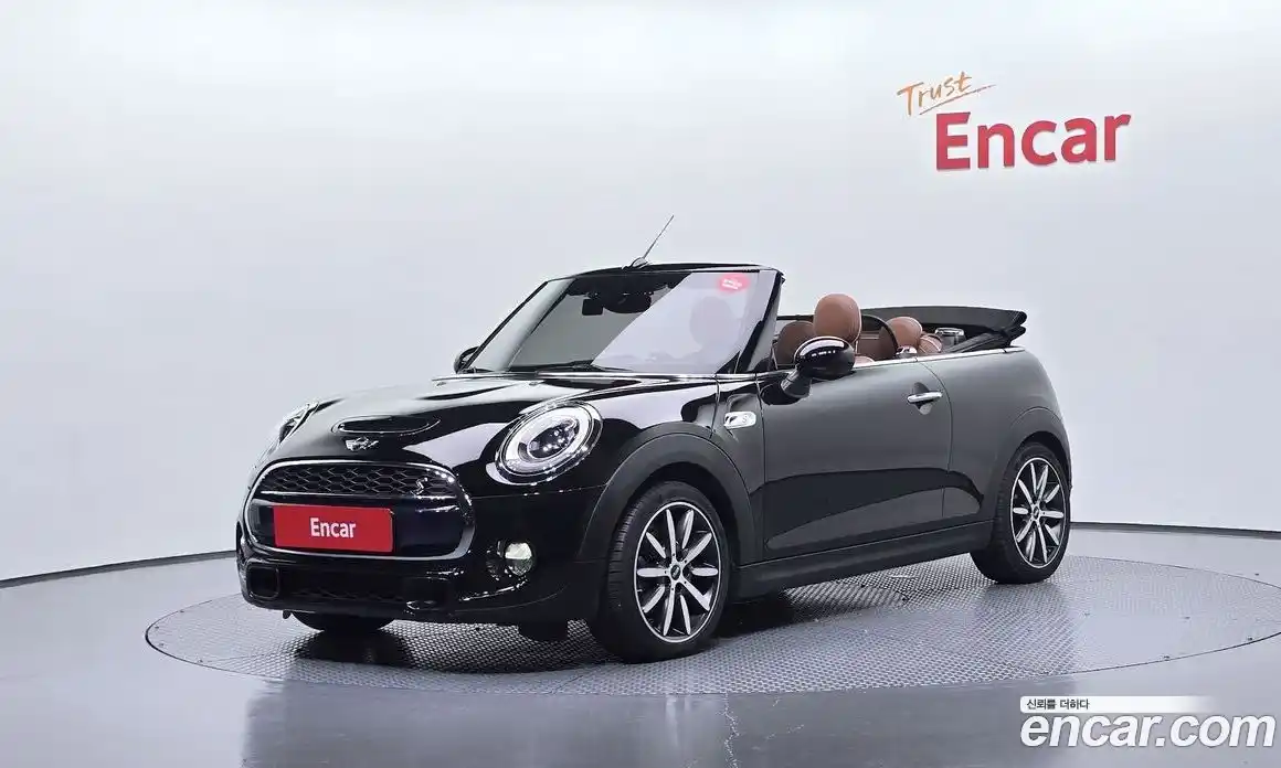 Mini Cooper Convertible 2017 2.0 гидро в Москве № 198367, фото 3