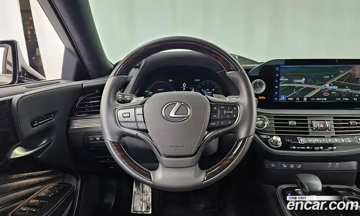 Lexus LS 2024 3.5 гидро в Москве № 198810, фото 13