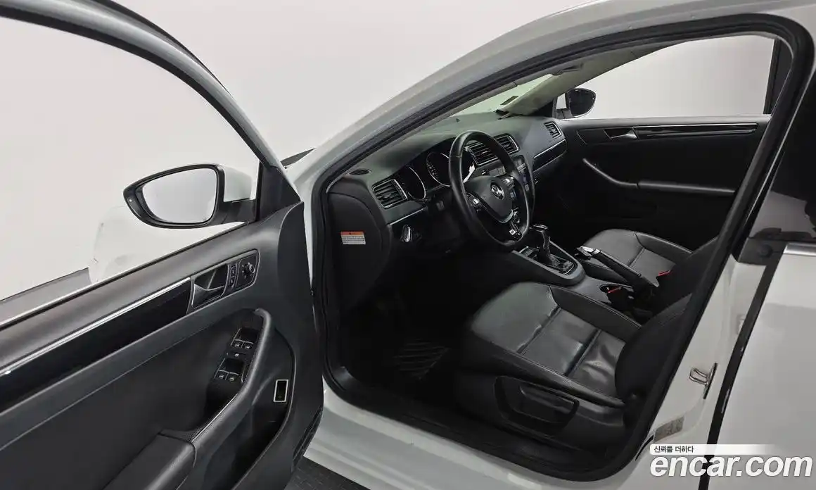 Volkswagen Jetta 2015 2.0 гидро в Москве № 199214, фото 12