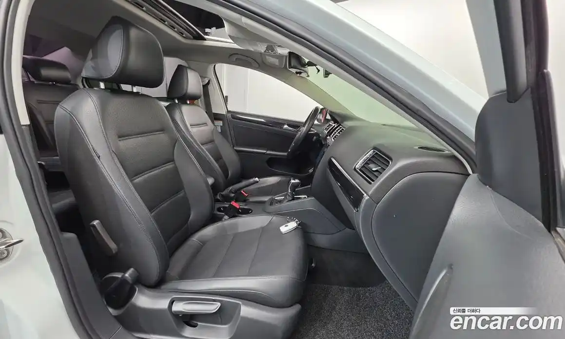 Volkswagen Jetta 2015 2.0 гидро в Москве № 199214, фото 10