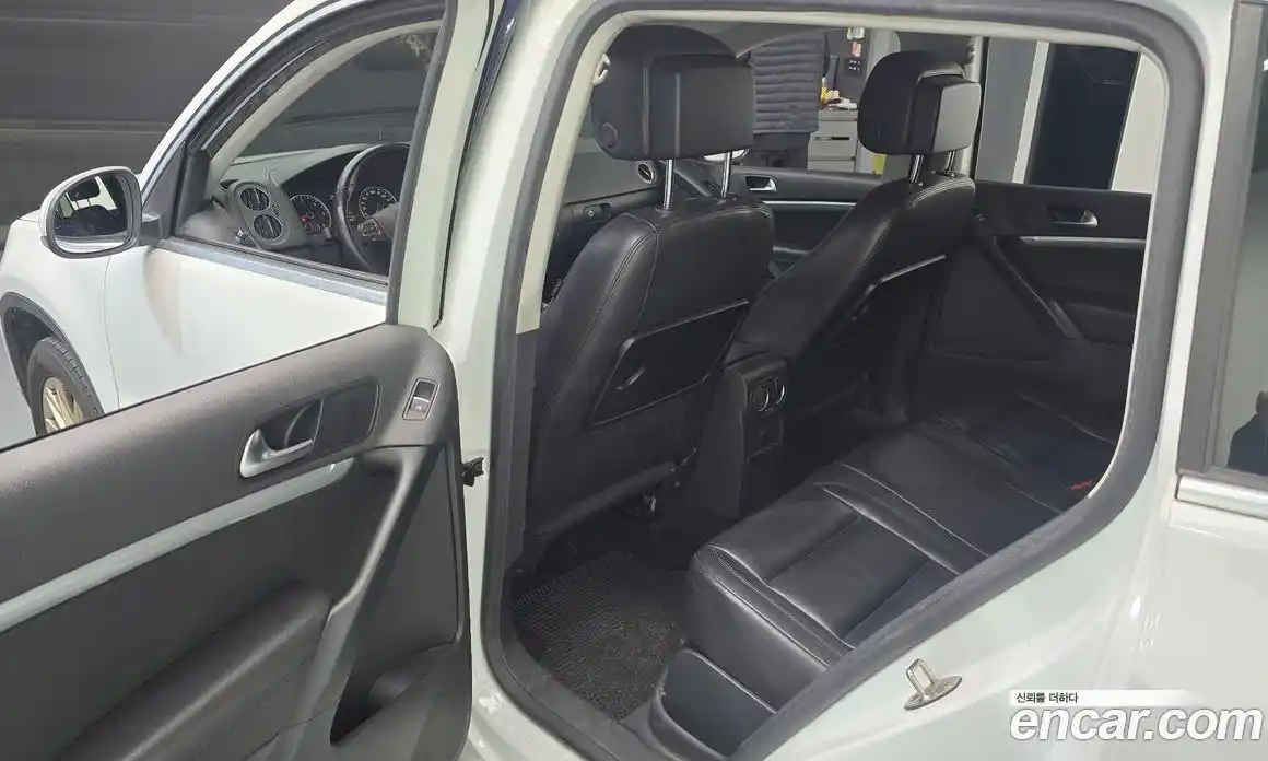 Volkswagen Tiguan 2015 2.0 гидро в Москве № 199285, фото 11