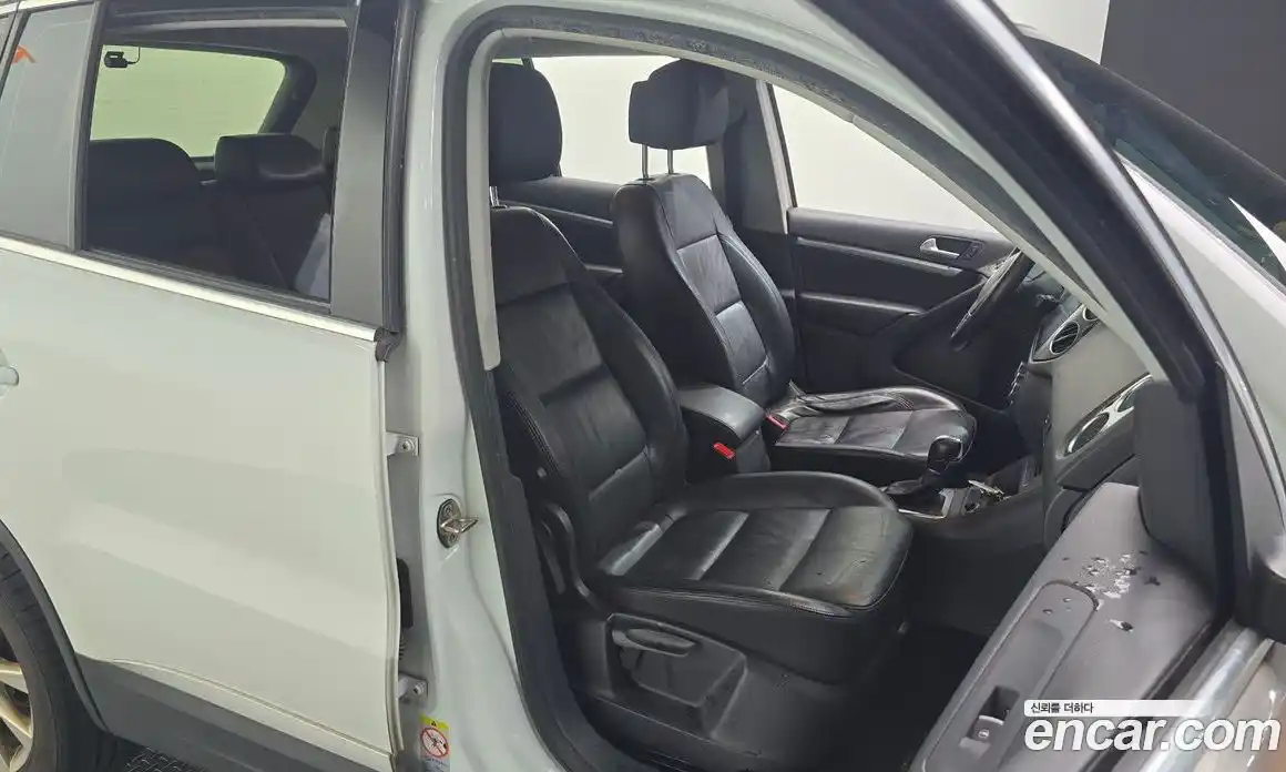 Volkswagen Tiguan 2015 2.0 гидро в Москве № 199285, фото 12