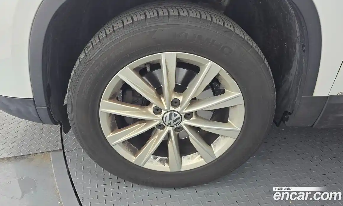 Volkswagen Tiguan 2015 2.0 гидро в Москве № 199285, фото 5