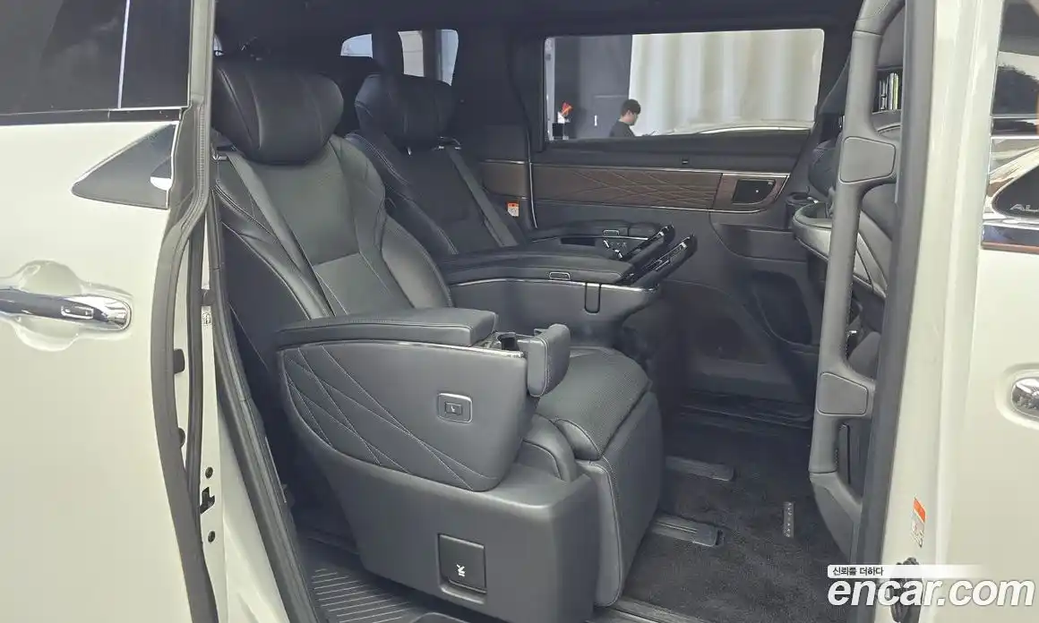 Toyota Alphard 2023 2.5 гидро в Москве № 199577, фото 12
