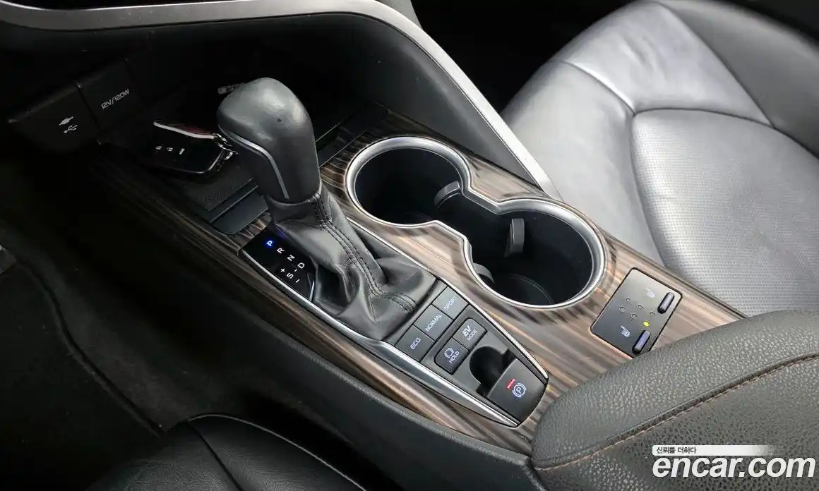 Toyota Camry 2019 2.5 гидро в Москве № 199650, фото 9