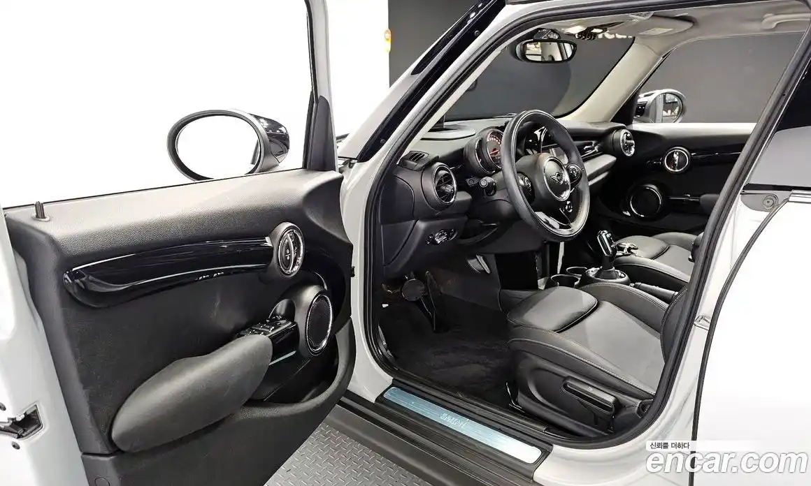 Mini Cooper 2020 1.5 гидро в Москве № 200101, фото 11
