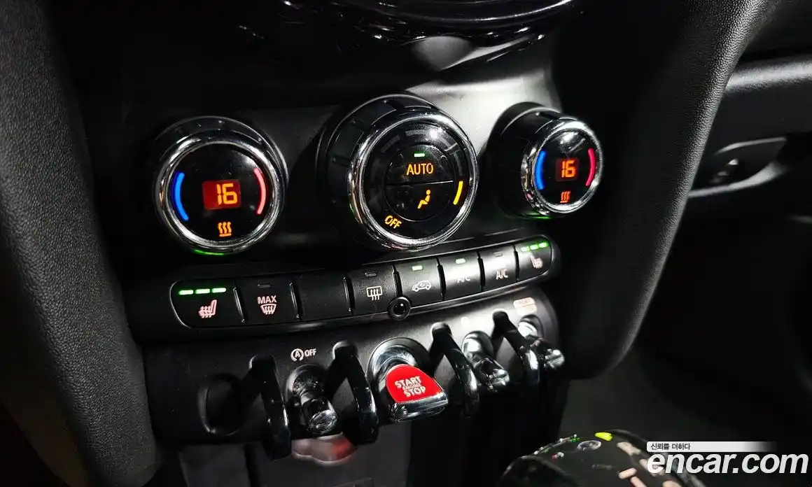 Mini Cooper Convertible 2019 1.5 гидро в Москве № 206981, фото 17