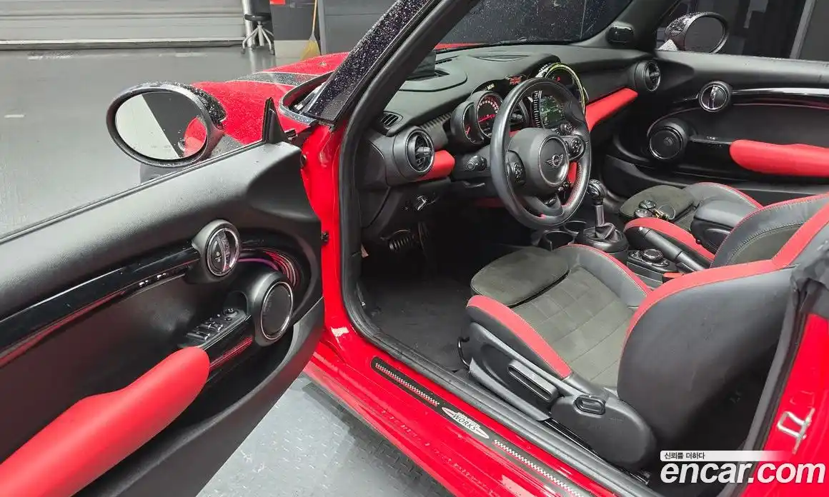 Mini Cooper Convertible 2019 2.0 гидро в Москве № 214250, фото 11