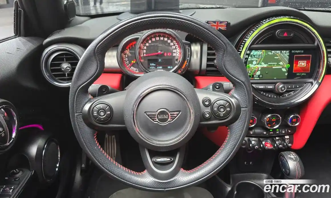 Mini Cooper Convertible 2019 2.0 гидро в Москве № 214250, фото 13