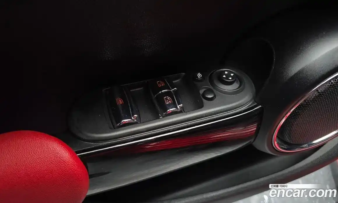 Mini Cooper Convertible 2019 2.0 гидро в Москве № 214250, фото 17