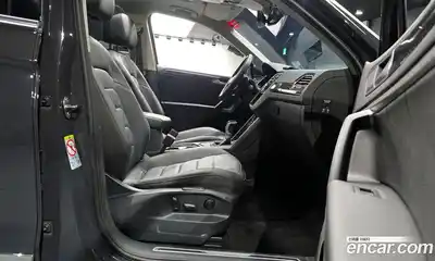 Volkswagen Tiguan 2023 2.0 гидро в Москве № 215008, миниатюра 11