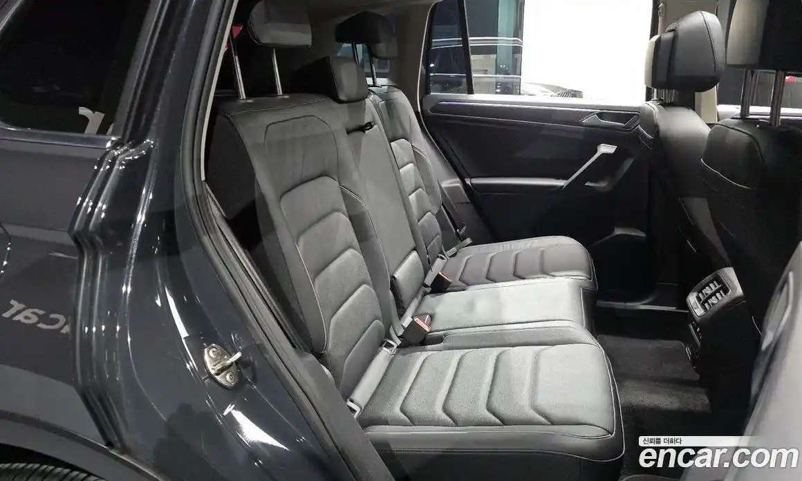 Volkswagen Tiguan 2023 2.0 гидро в Москве № 215008, фото 12