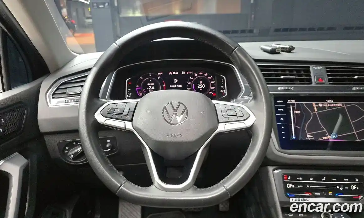 Volkswagen Tiguan 2023 2.0 гидро в Москве № 215008, фото 13