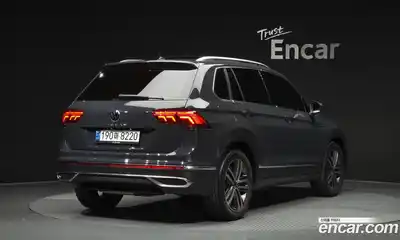 Volkswagen Tiguan 2023 2.0 гидро в Москве № 215008, миниатюра 2