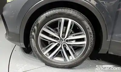 Volkswagen Tiguan 2023 2.0 гидро в Москве № 215008, миниатюра 5