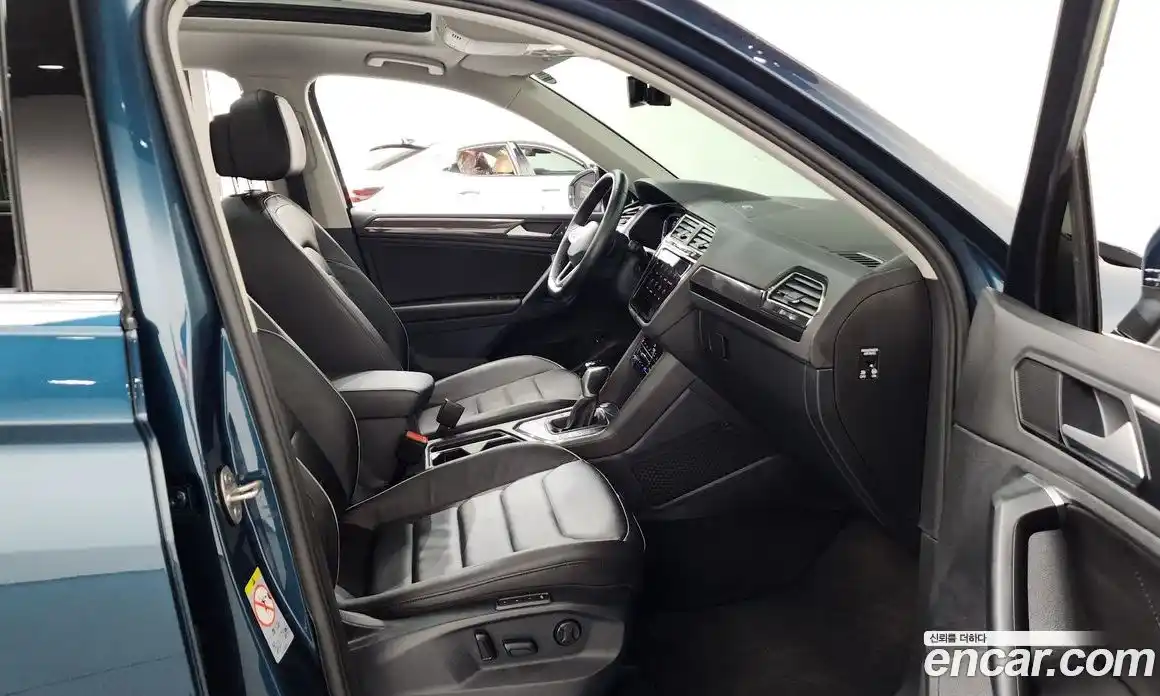 Volkswagen Tiguan 2021 2.0 гидро в Москве № 215053, фото 11
