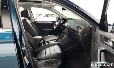 Volkswagen Tiguan 2021 2.0 гидро в Москве № 215053, миниатюра 11