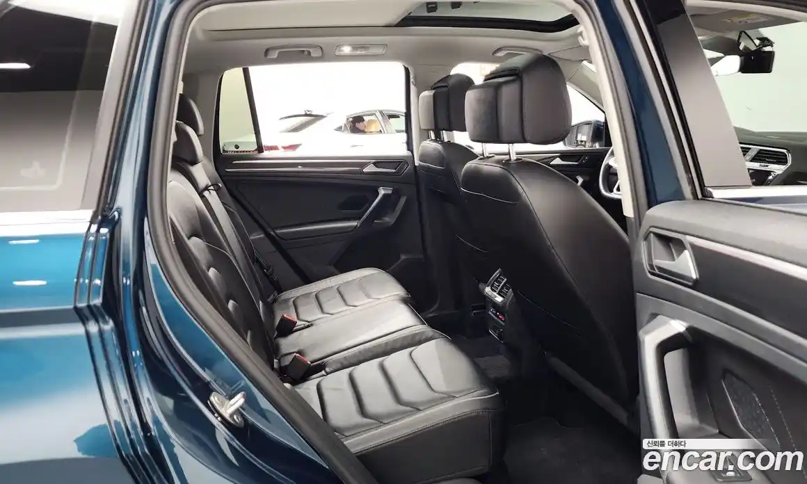 Volkswagen Tiguan 2021 2.0 гидро в Москве № 215053, фото 12