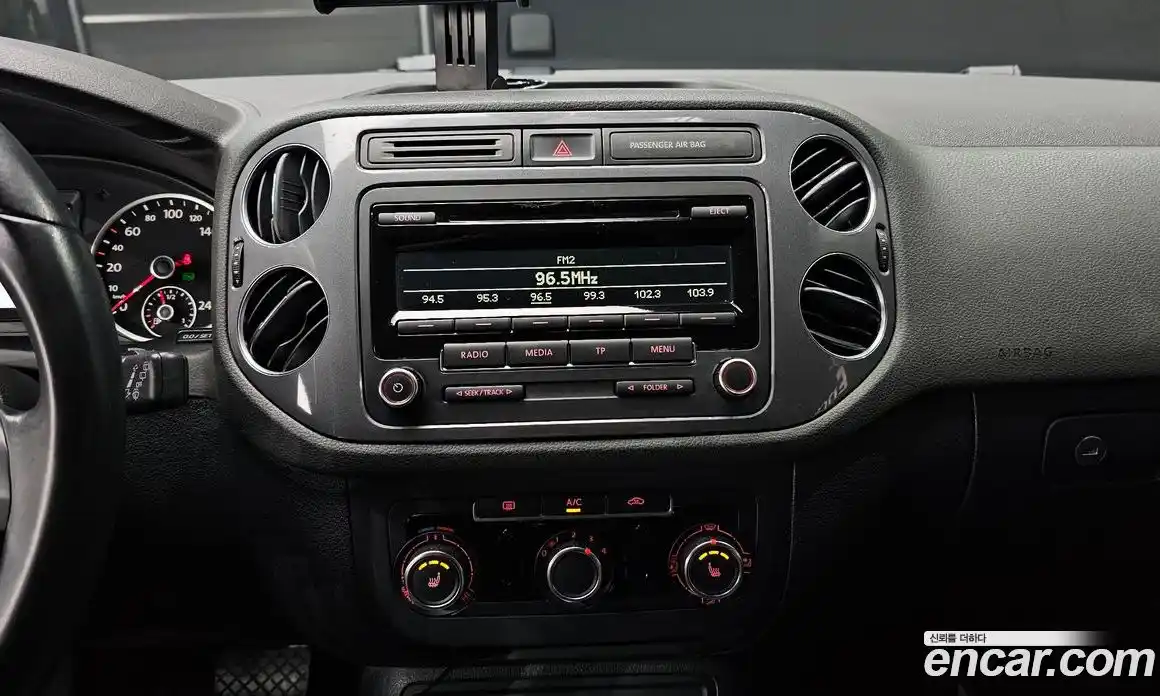 Volkswagen Tiguan 2013 2.0 гидро в Москве № 215295, фото 14