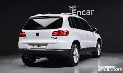 Volkswagen Tiguan 2013 2.0 гидро в Москве № 215295, миниатюра 2