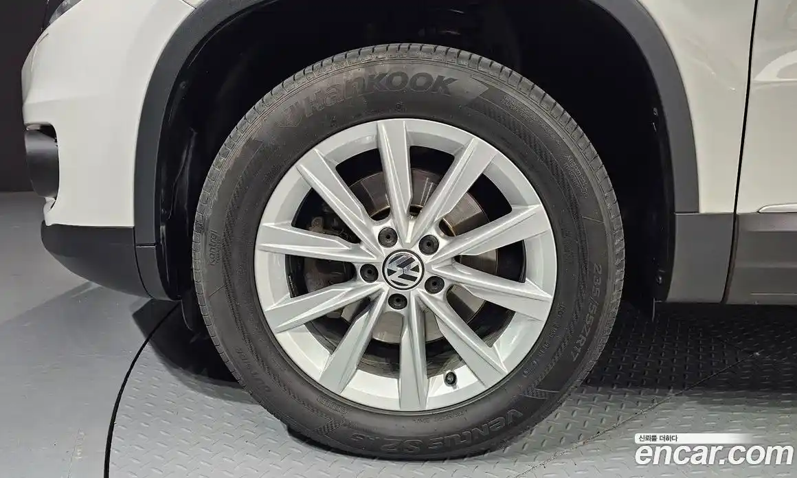 Volkswagen Tiguan 2013 2.0 гидро в Москве № 215295, фото 5