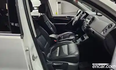 Volkswagen Tiguan 2013 2.0 гидро в Москве № 215295, миниатюра 10
