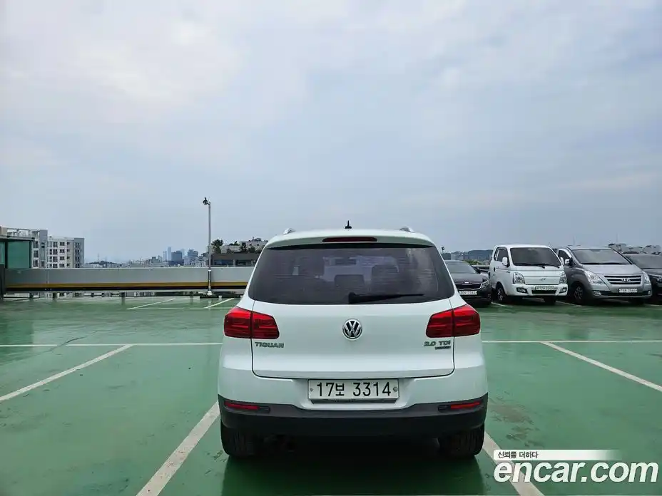 Volkswagen Tiguan 2014 2.0 гидро в Москве № 226616, фото 3