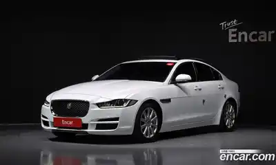 Jaguar XE, 2016