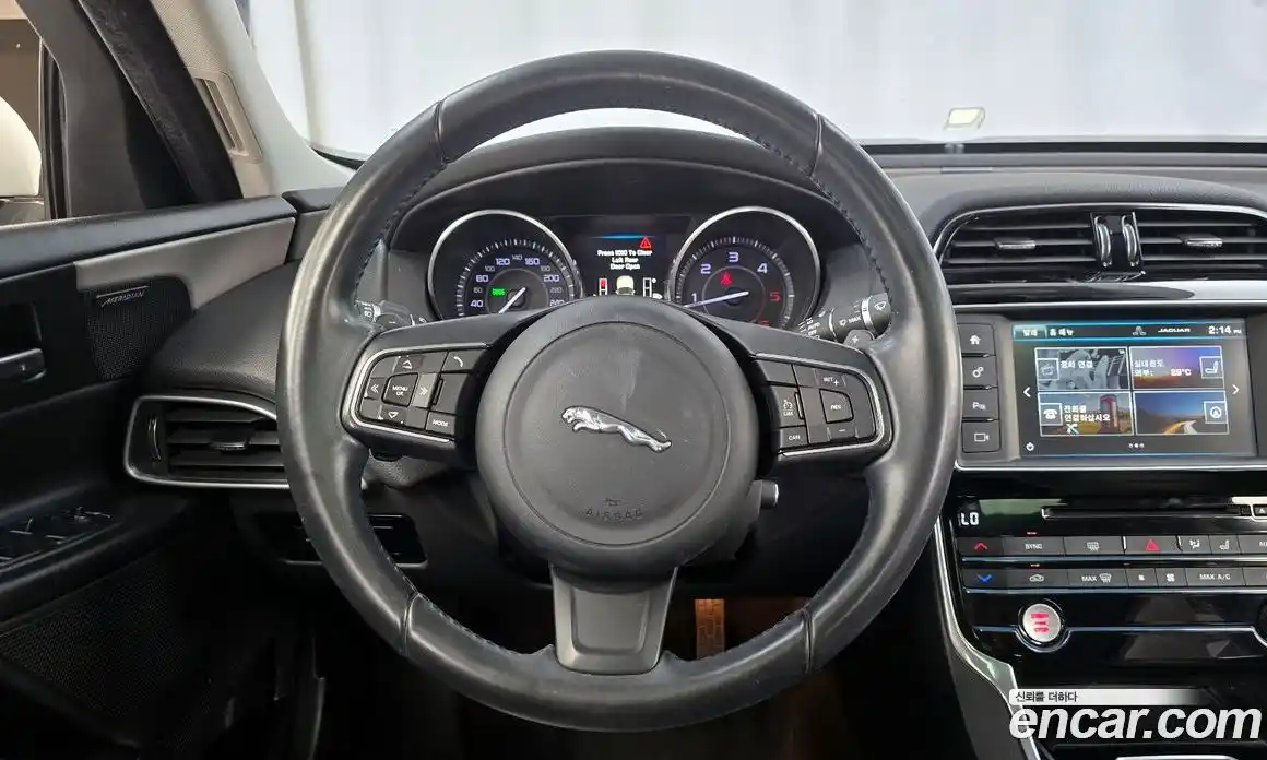 Jaguar XE 2016 2.0 гидро в Москве № 238092, фото 13