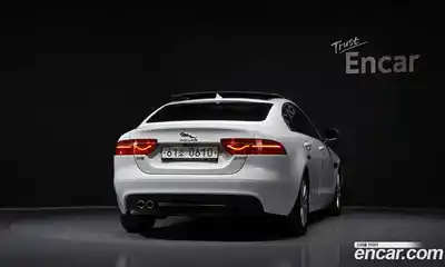 Jaguar XE 2016 2.0 гидро в Москве № 238092, миниатюра 4