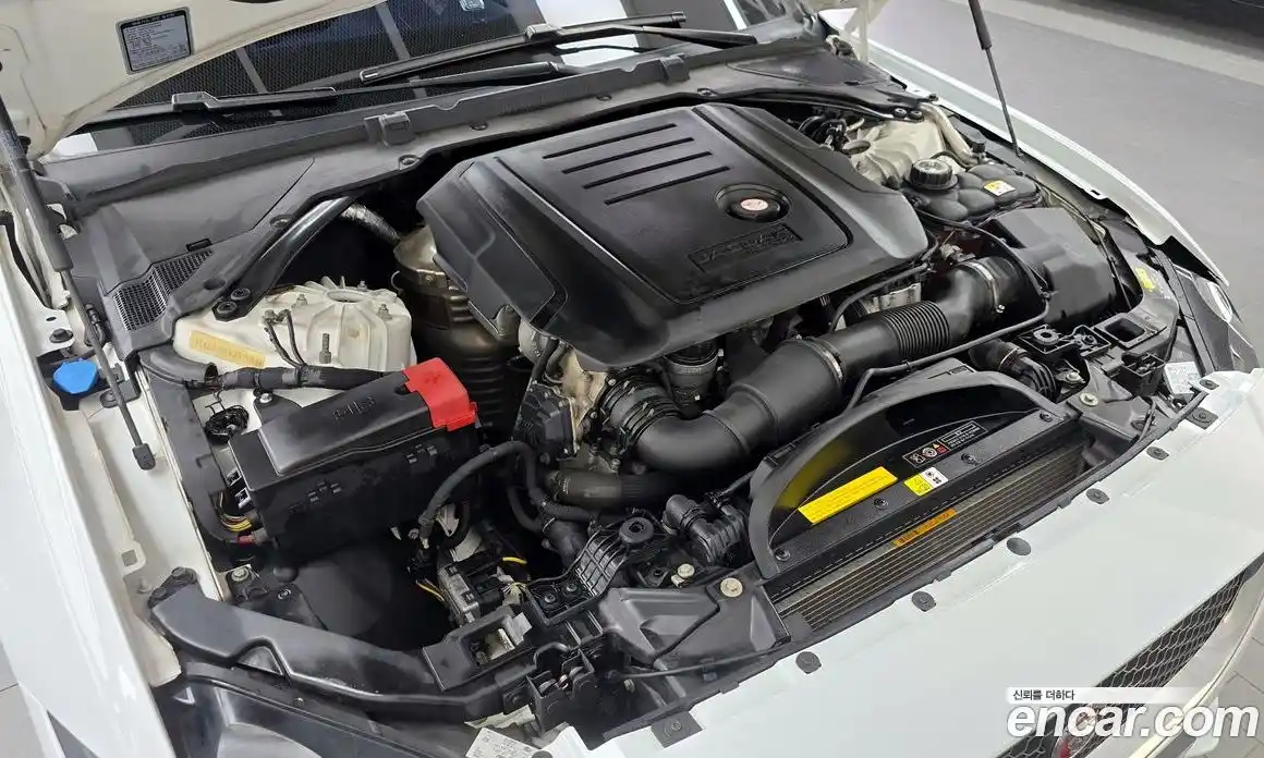 Jaguar XE 2016 2.0 гидро в Москве № 238092, фото 6