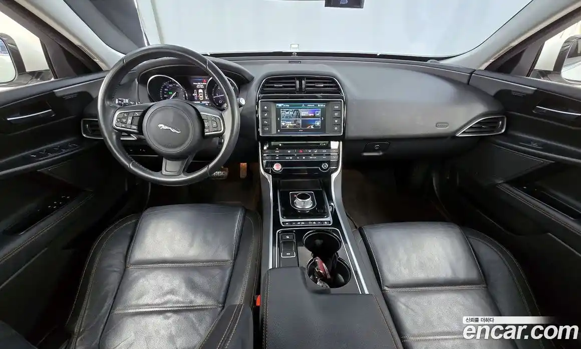 Jaguar XE 2016 2.0 гидро в Москве № 238092, фото 7