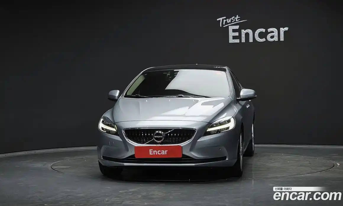 Volvo V40 2016 2.0 гидро в Москве № 250919, фото 3