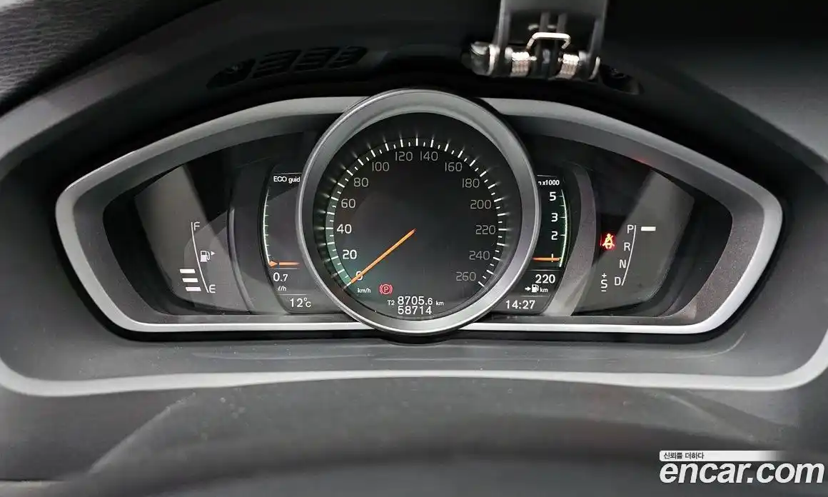 Volvo V40 2016 2.0 гидро в Москве № 250919, фото 8