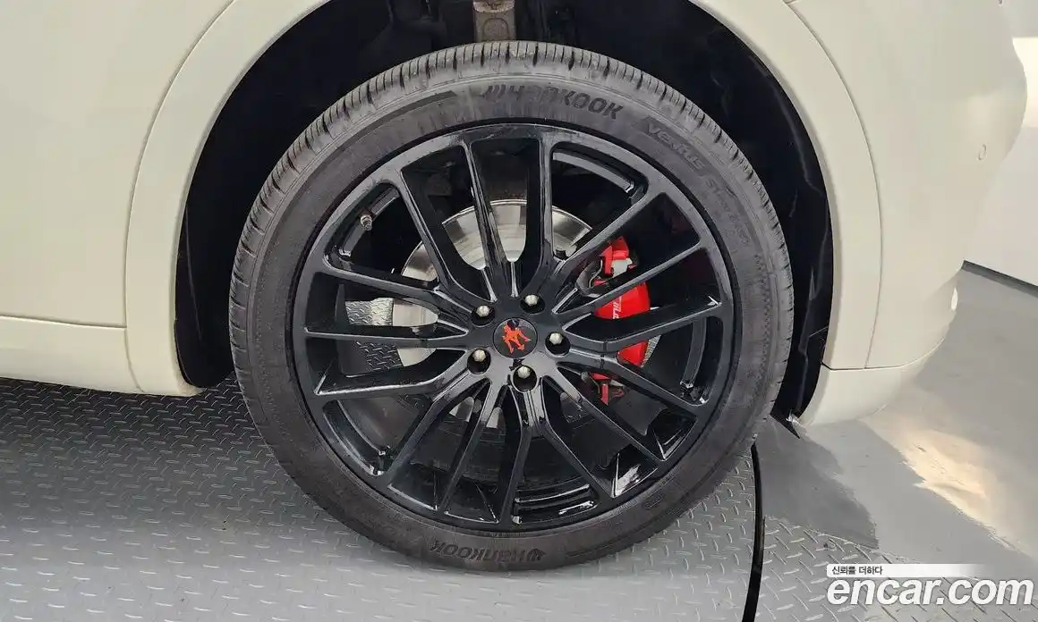 Maserati Levante 2017 3.0 гидро в Москве № 255909, фото 5