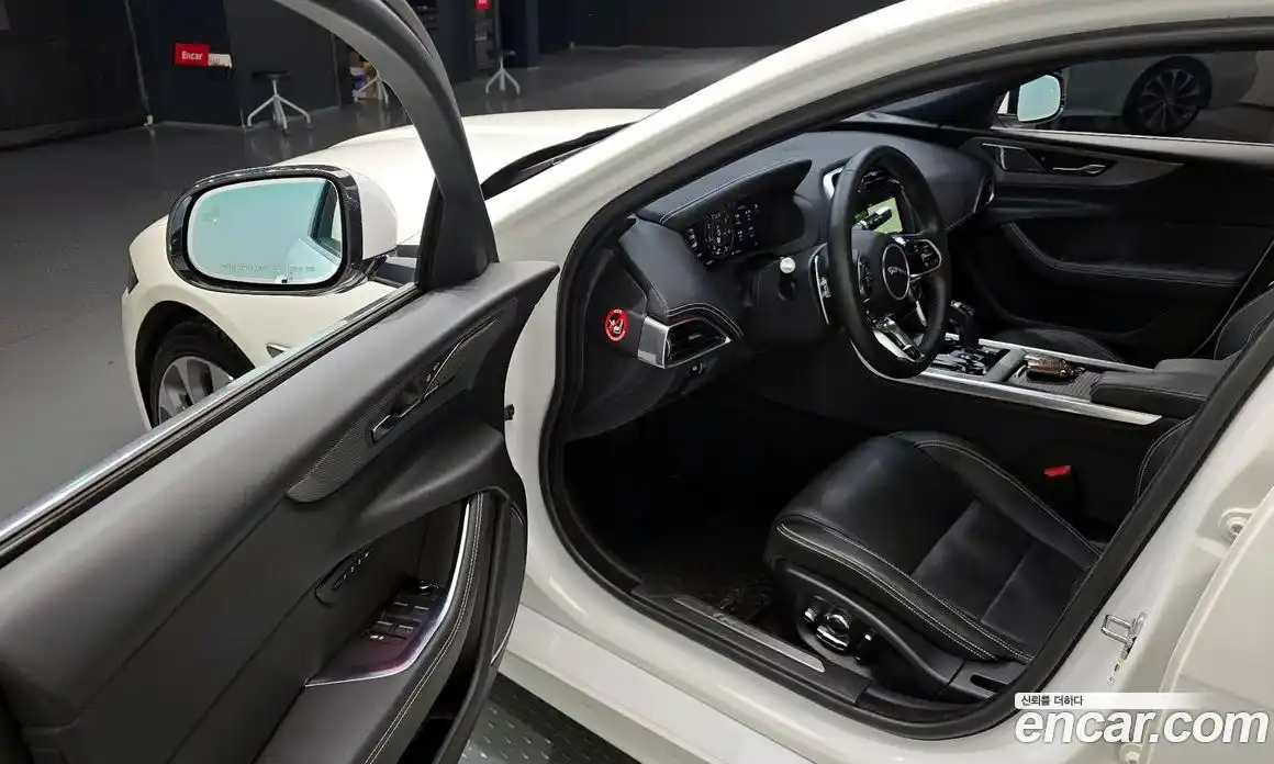 Jaguar XE 2020 2.0 гидро в Москве № 256046, фото 11