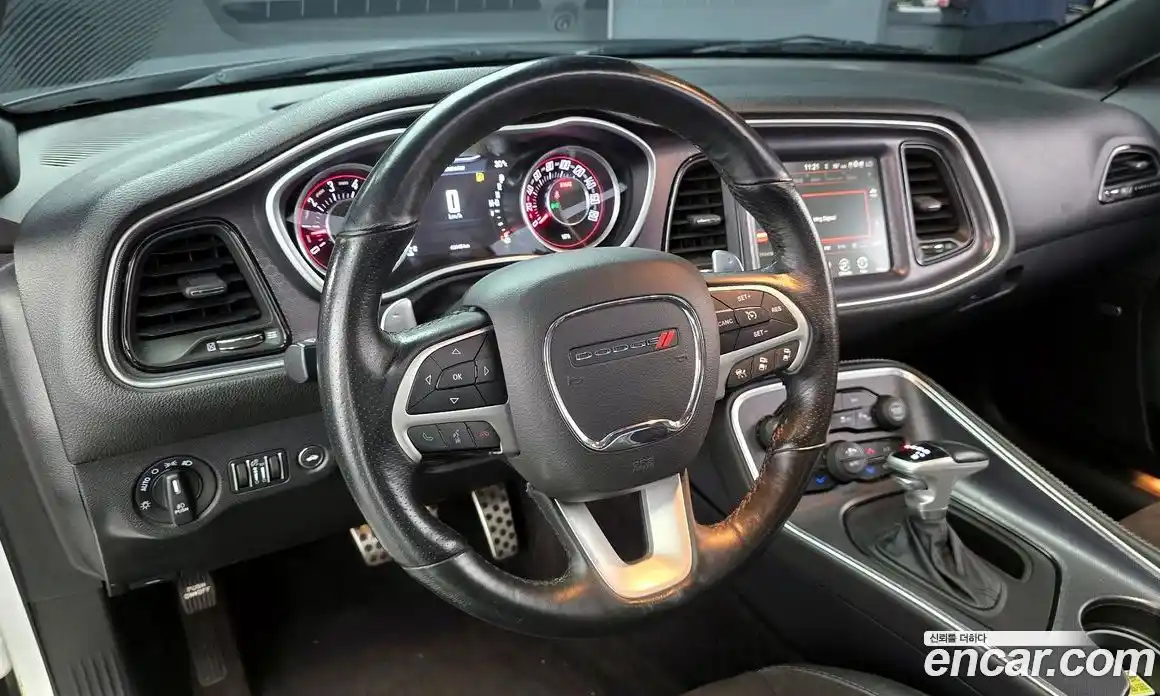 Dodge Challenger 2016 6.4 гидро в Москве № 256894, фото 13