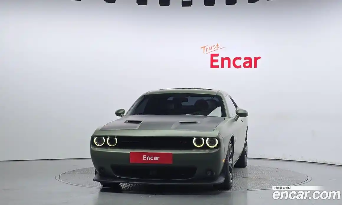 Dodge Challenger 2016 6.4 гидро в Москве № 256894, фото 3