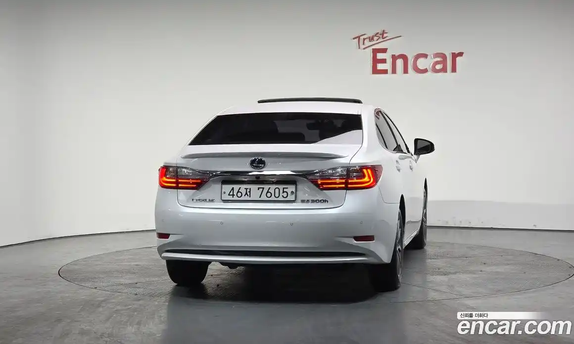 Lexus ES 2017 2.5 гидро в Москве № 275657, фото 4