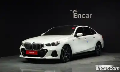 BMW 5-Series, 2023