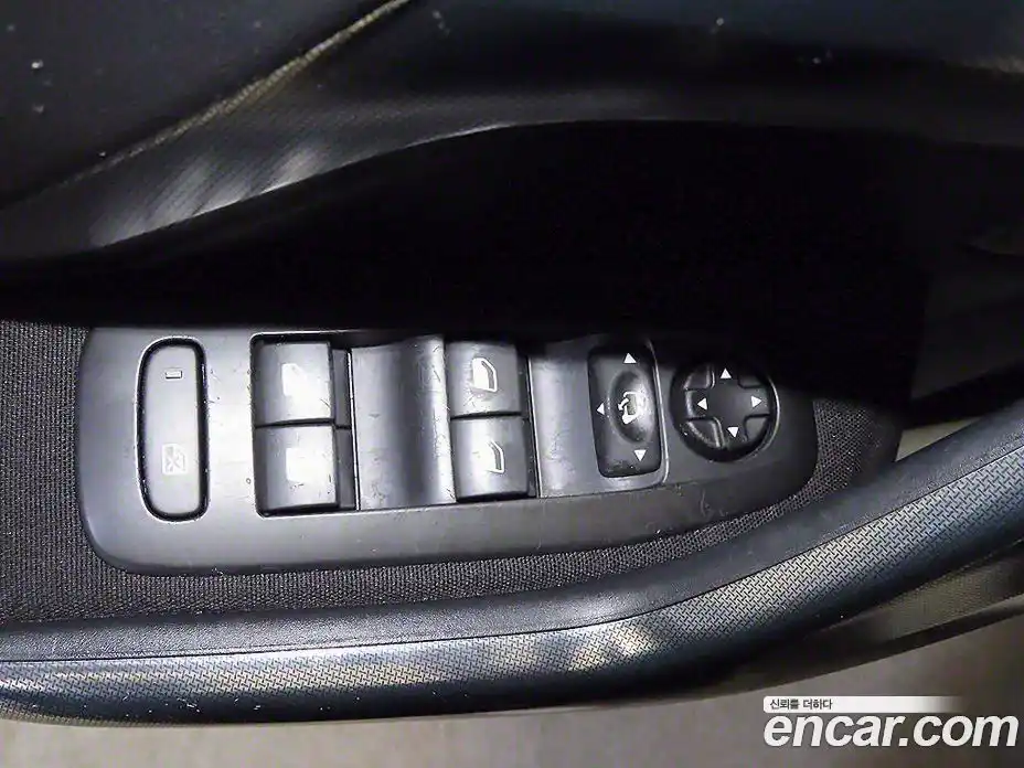 Peugeot 2008 2015 1.6 робот в Москве № 284558, фото 13