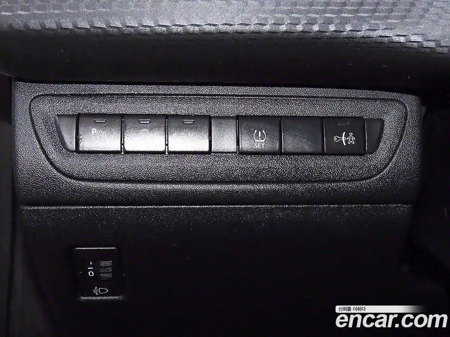 Peugeot 2008 2015 1.6 робот в Москве № 284558, фото 14