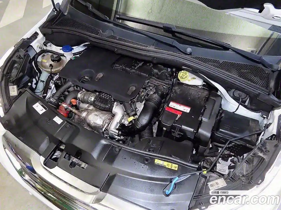 Peugeot 2008 2015 1.6 робот в Москве № 284558, фото 18