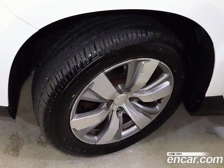 Peugeot 2008 2015 1.6 робот в Москве № 284558, фото 19