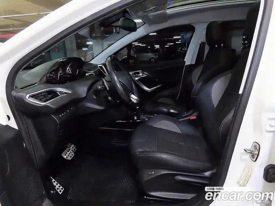 Peugeot 2008 2015 1.6 робот в Москве № 284558, фото 6