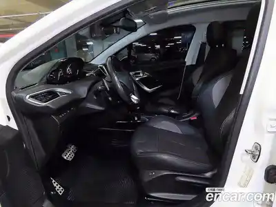 Peugeot 2008 2015 1.6 робот в Москве № 284558, миниатюра 6