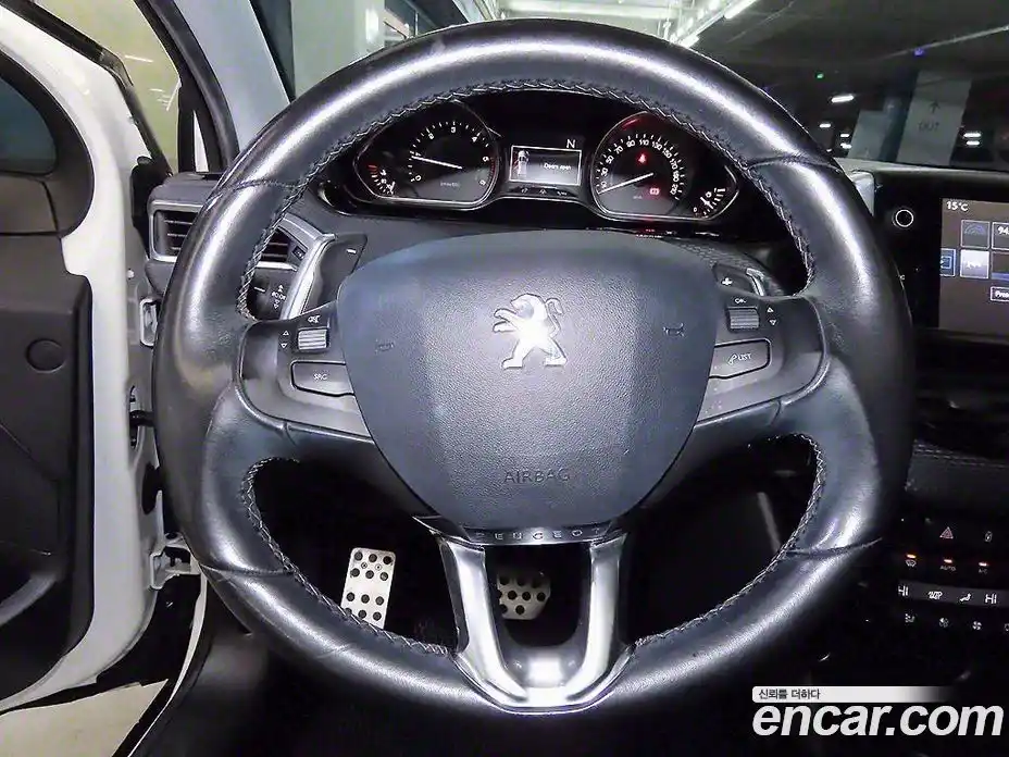 Peugeot 2008 2015 1.6 робот в Москве № 284558, фото 8