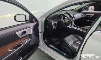Jaguar XF 2015 2.2 гидро в Москве № 331530, миниатюра 11
