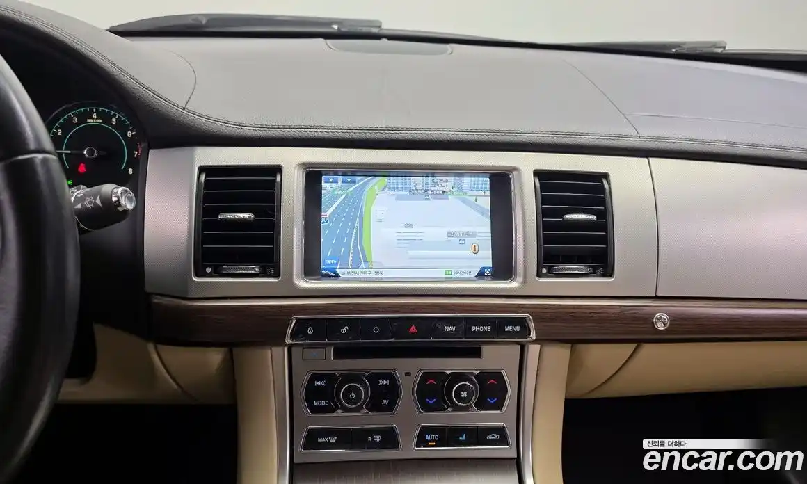 Jaguar XF 2014 2.0 гидро в Москве № 335806, фото 14